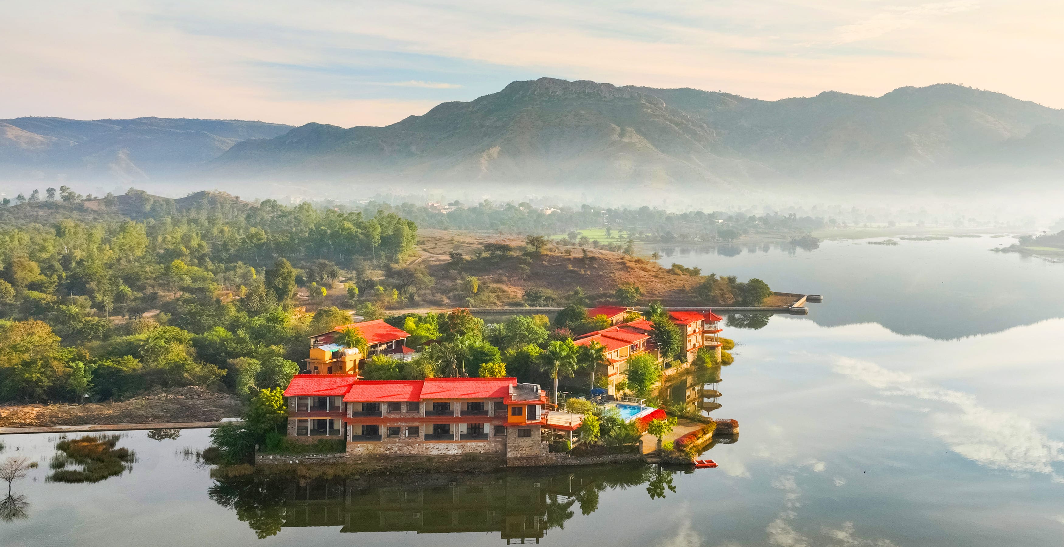 lake view resort in udaipur